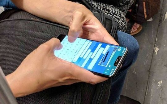 Google Pixel 3 XL tiếp tục lộ ảnh thực tế
