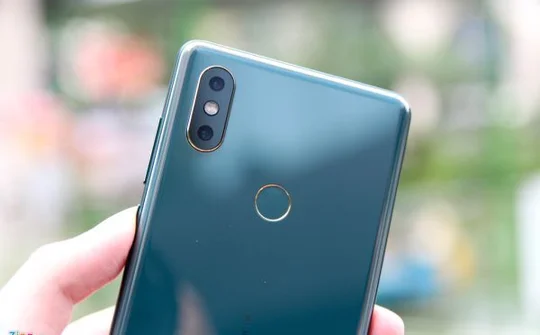 Mi Mix 2S màu xanh ngọc lục đã về Việt Nam, giá 16,6 triệu đồng