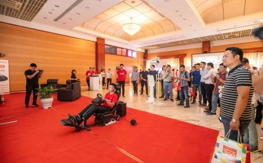 Canon trình diễn dàn máy chiếu "đỉnh" tại Hà Nội