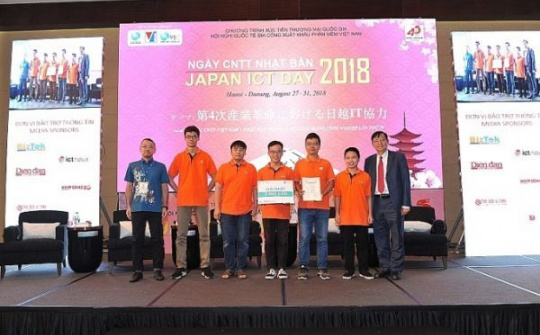 Trao giải cuộc thi Hackathon Việt Nam 2018 về thành phố thông minh