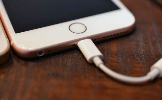 Apple sắp bị châu Âu trừng phạt vì cổng sạc Lightning