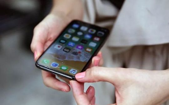 Apple rút ngắn thời gian sửa chữa màn hình iPhone
