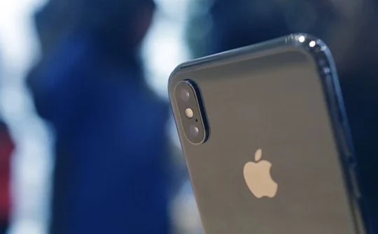 Nhà bán lẻ Trung Quốc đồng loạt hạ giá sâu các mẫu iPhone vừa ra mắt