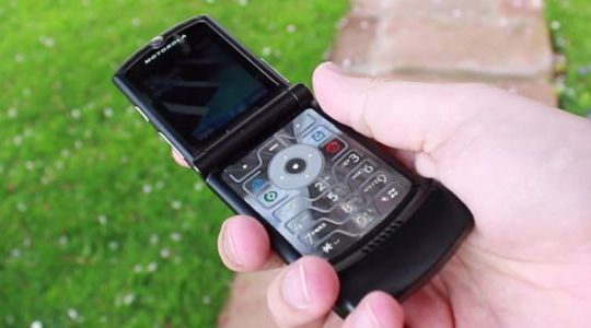 Motorola RAZR hồi sinh dưới dạng màn hình gập