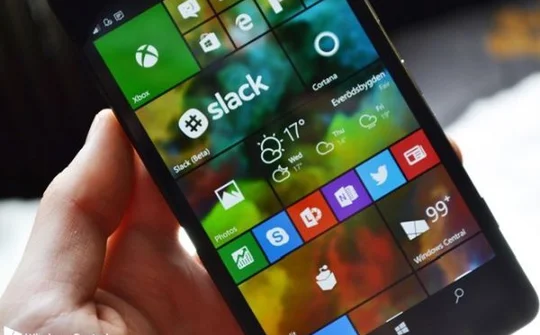 Khai tử Windows 10 Mobile, Microsoft khuyên dùng iPhone, Android