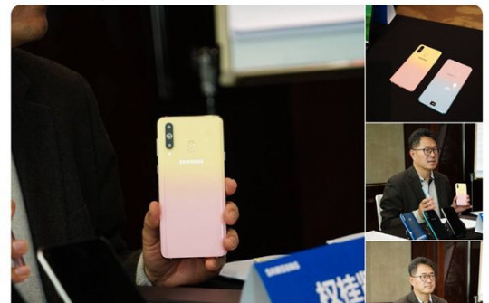 Galaxy A8s có phiên bản đặc biệt cho mùa Valentine 2019