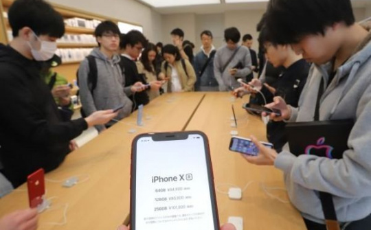 Apple giảm giá iPhone tại một số thị trường để kích cầu