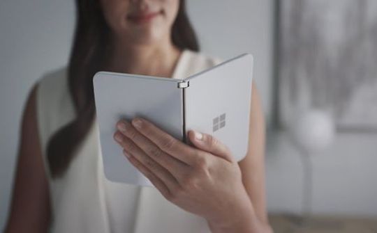 Những thiết bị màn hình gập sẽ thay thế vị trí của laptop