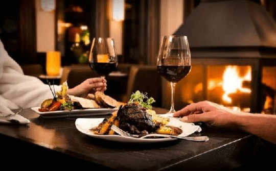 [Infographic] 4 chiêu để "chi hợp lý cho người mình yêu quý" nhân ngày 20/10