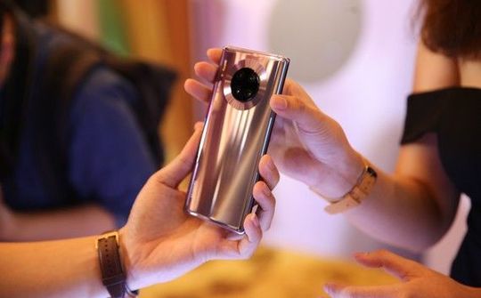 Huawei Mate 30 Pro lên kệ tại thị trường Việt Nam