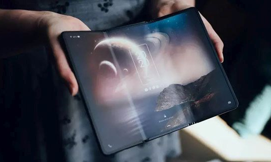 TCL giới thiệu smartphone màn hình gập 3 độc đáo