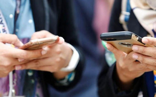 Người tiêu dùng chuyển hướng từ smartphone tầm trung sang giá rẻ