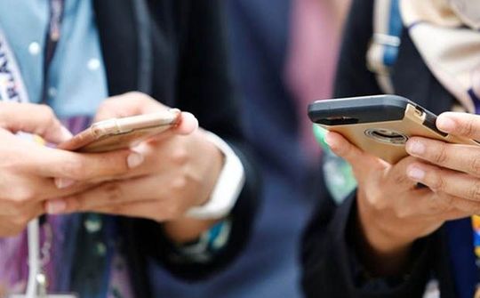 Người tiêu dùng chuyển hướng từ smartphone tầm trung sang giá rẻ