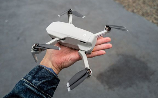 DJI ra mắt Mavic Mini, giá 399 USD