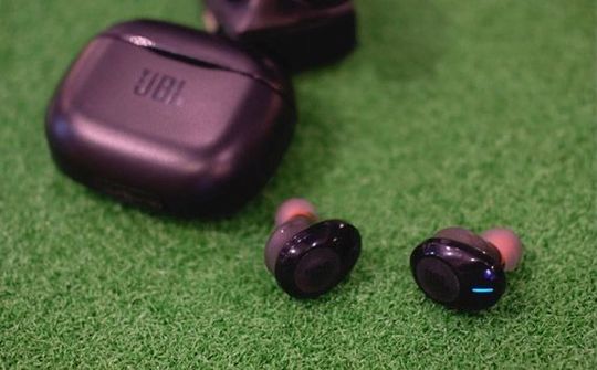 JBL ra mắt tai nghe không dây Tune 120TWS, giá 2,39 triệu đồng