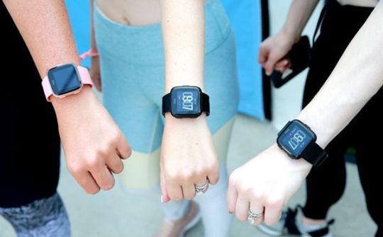 Vứt bỏ thiết bị Fitbit hàng loạt vì sợ bị bán thông tin
