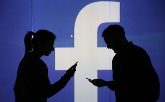 Bầu cử Mỹ 2020: Tin chính trị sai lệch bủa vây người dùng Facebook