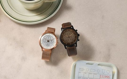 Fossil công bố smartwatch lai Hybrid HR với pin "chạy" hai tuần