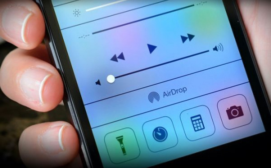 Lỗ hổng mới của iOS cho phép "đóng băng" iPhone và iPad qua AirDrop