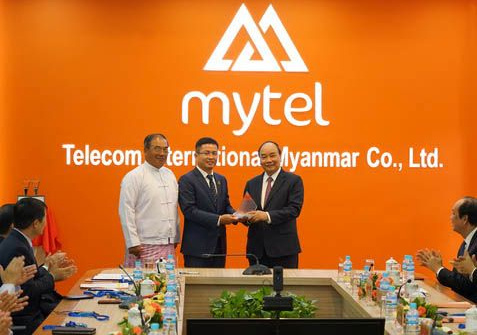 Thủ tướng Chính phủ Nguyễn Xuân Phúc thăm và làm việc với Mytel tại Myanmar