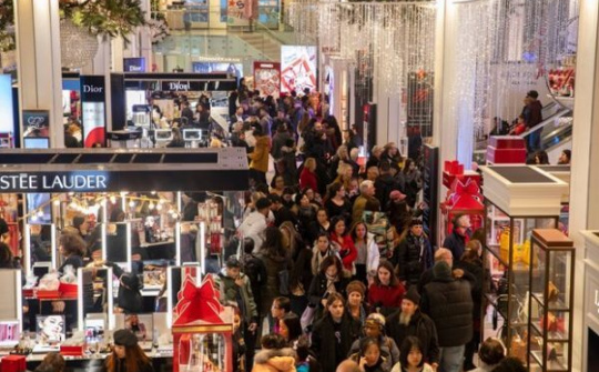 Người Mỹ chi 7,4 tỷ USD mua sắm trong ngày Black Friday