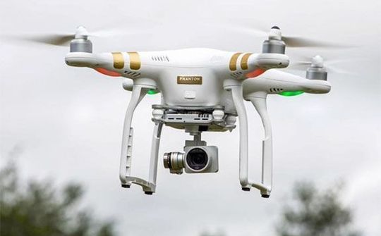 Điều khiển drone không đăng ký ở Anh sẽ bị phạt 1.000 bảng