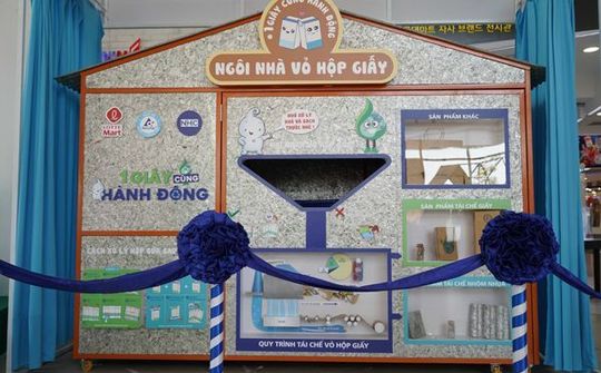 Thu gom, tái chế vỏ hộp đồ uống để tuyên truyền "tiêu dùng xanh" đến cộng đồng