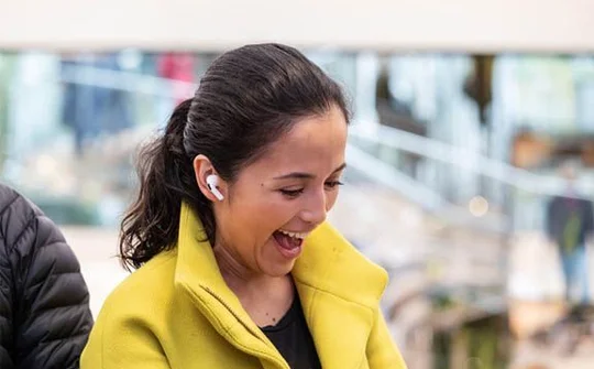 Tai nghe không dây Airpods trở thành gà đẻ trứng vàng của Apple