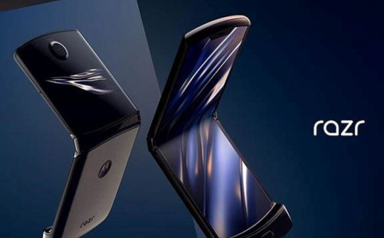 Nhu cầu cao vượt mong đợi, Motorola hoãn phát hành điện thoại Razr
