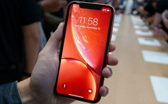 Apple có thể mua nhà máy sản xuất màn hình iPhone riêng