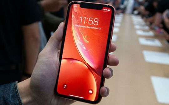 Apple có thể mua nhà máy sản xuất màn hình iPhone riêng