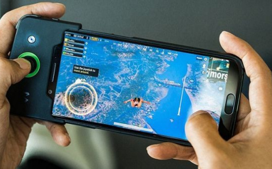 Xiaomi sắp trình làng chiếc Black Shark 2 chuyên cho game thủ
