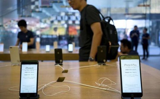 Giảm giá mạnh, iPhone vẫn gặp khó tại Trung Quốc