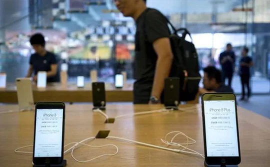 Giảm giá mạnh, iPhone vẫn gặp khó tại Trung Quốc