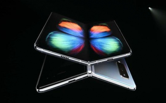 Galaxy Fold sẽ được mở bán từ ngày 26/4, giá từ 1.980 USD