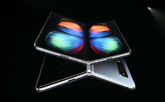 Galaxy Fold sẽ được mở bán từ ngày 26/4, giá từ 1.980 USD