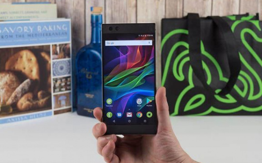 Razer sa thải nhân viên mảng di động và dừng phát triển Rarer Phone 3