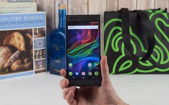 Razer sa thải nhân viên mảng di động và dừng phát triển Rarer Phone 3
