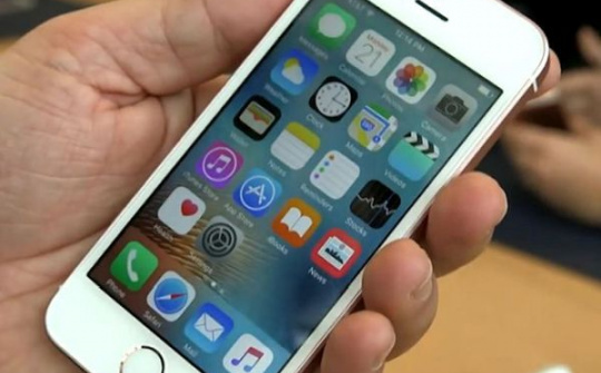 Apple tiếp tục thanh lý iPhone SE giá 5,78 triệu đồng