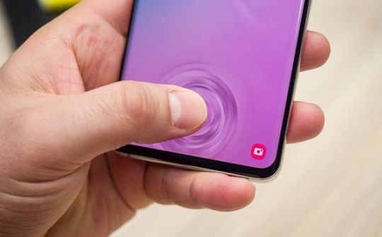 Người dùng than phiền vì Galaxy S10 liên tục gặp lỗi