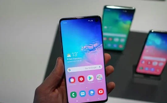 Xiaomi Mi 8 Pro giảm giá 2 triệu đồng, chỉ còn 11,7 triệu đồng