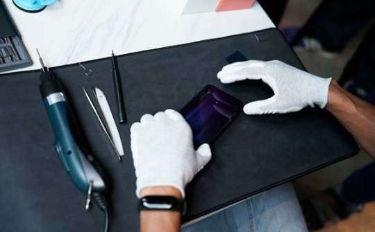 Redmi Note 7 “khoe ruột” để lý giải nguyên nhân bảo hành 18 tháng