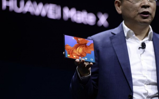 Huawei "đặt cược" vào smartphone gập lại được