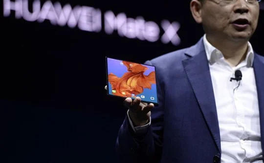 Huawei "đặt cược" vào smartphone gập lại được