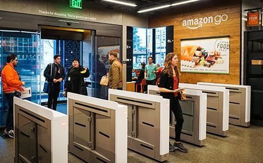 Amazon khai trương cửa hàng đầu tiên thanh toán bằng tiền mặt