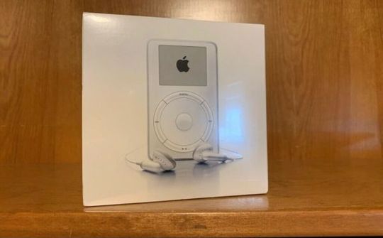 iPod nguyên bản đời đầu giá đắt ngang Honda Civic