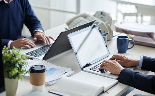 Chinh phục hàng loạt doanh nghiệp lớn, Fchat Chatbot đã giải quyết bài toán tự động hóa trong chăm sóc khách hàng như thế nào?