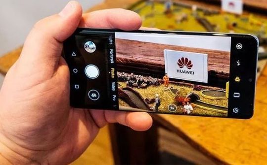 Panasonic dừng tất cả các giao dịch kinh doanh với Huawei