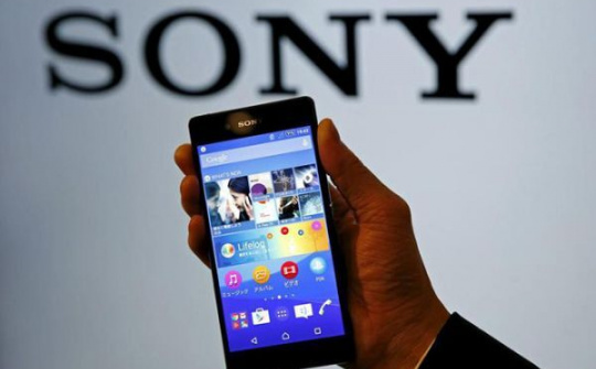 Xperia F - smartphone gập lại đầu tiên của Sony sắp lộ diện