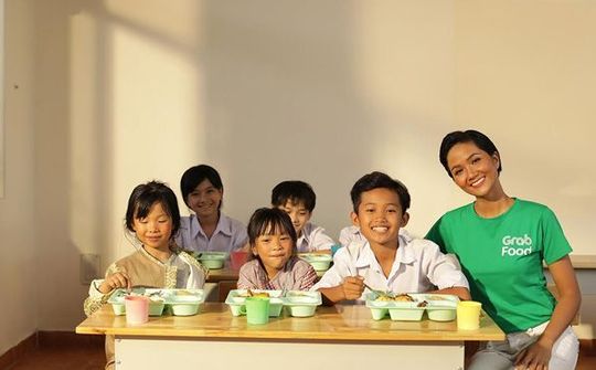 Grab đóng góp 1 tỷ đồng hỗ trợ bữa ăn cho trẻ em vùng cao trong năm học mới